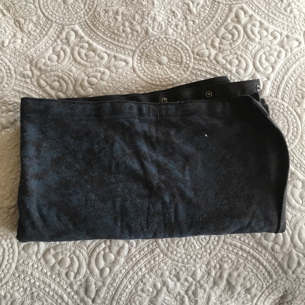 Lululemon Infinity Scarf - Picture 4 of 4